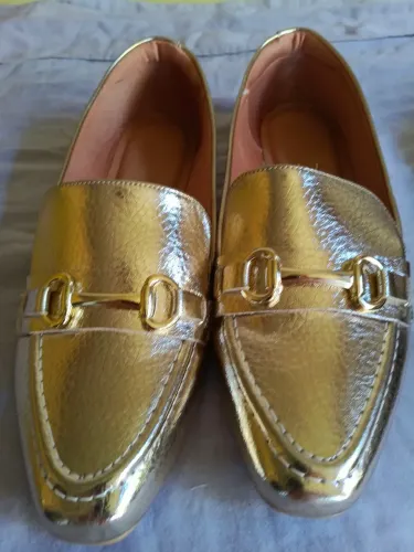Sapatos femininos semi novos