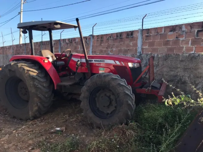 Trator Mansey Fergusson 4275 CV 2018