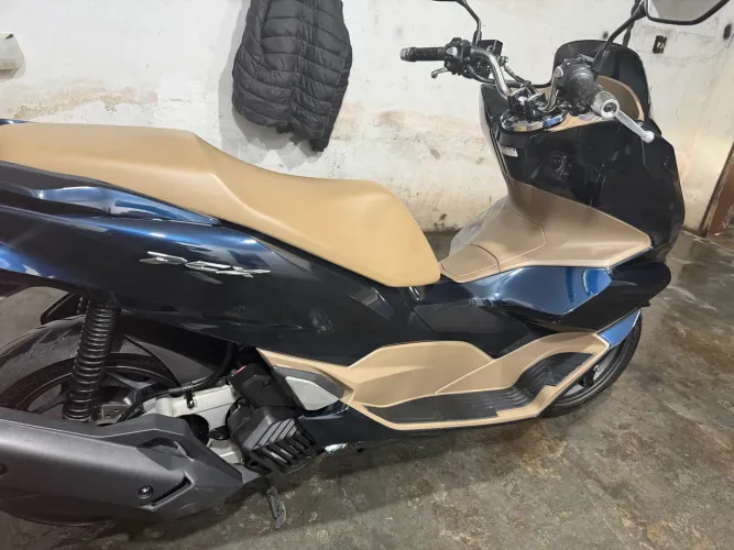 PCX 2025 DLX novinha sem detalhes