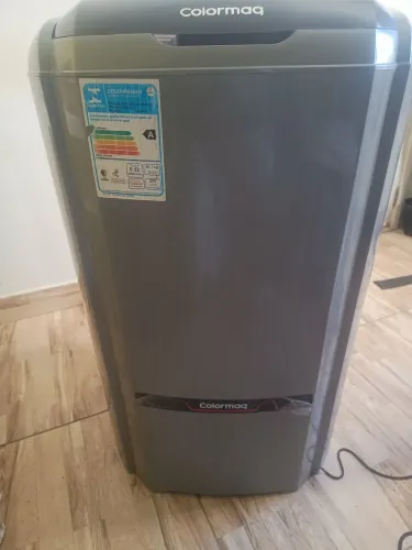 Tanquinho marca colomarc 20 kg em perfeito estado pouco tempo de uso menos de 5 meses .