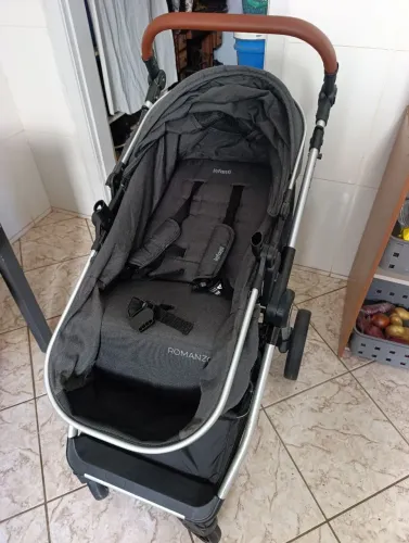 Carrinho de bebê Romanzo Duo Ótimo Estado