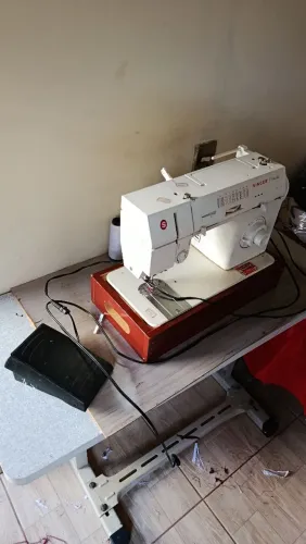Máquina de costura Singer