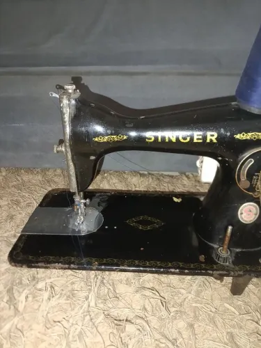 Máquina de costura Singer antiga