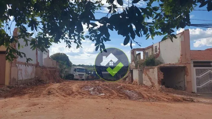 Terreno à venda, 675 m² por R$ 742.000,00 - Centro - Agudos/SP