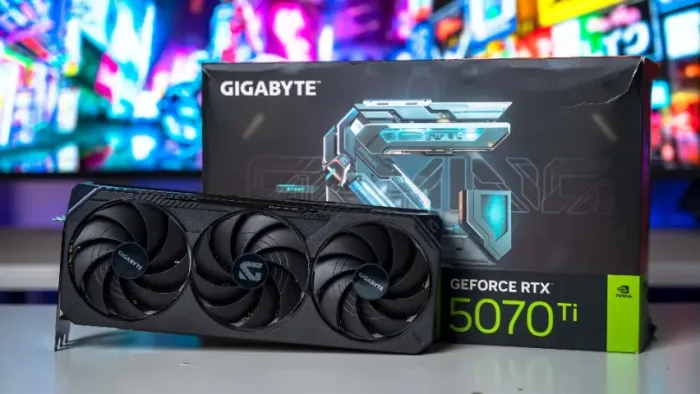 RTX 5070 TI GIGABYTE GAMING OC 16GB (ACEITO TROCA)