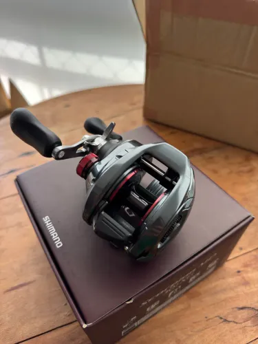 Carretilha Shimano Scorpion MD 301 XG