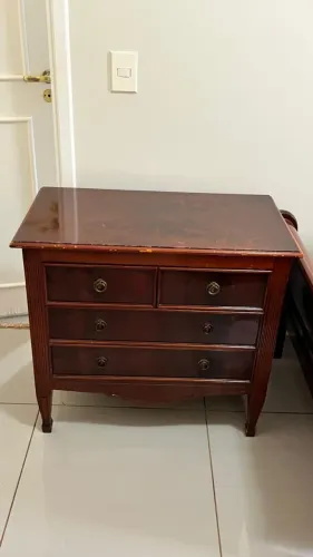 Cômoda em Mogno