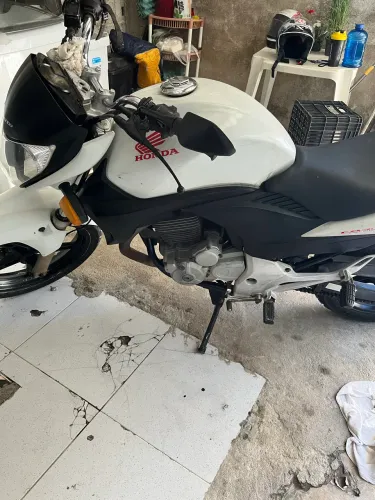 Motocicleta CB300 quitada, so transferir nada para fazer
