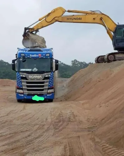 Scania único dono 2022 engatado numa Rodocaçamba rodolinea 2022  , R$800.000