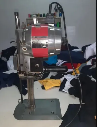 Maquina De Cortar Tecido , Singer Modelo 960c, Corte 08 220v (Usado)