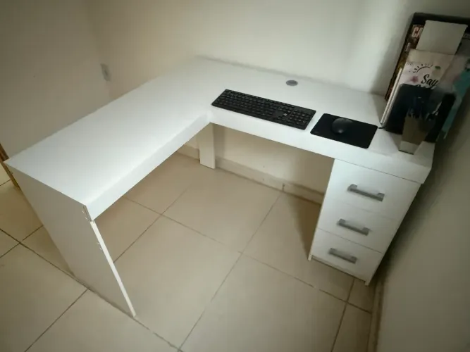 Mesa Escrivaninha em L de canto 