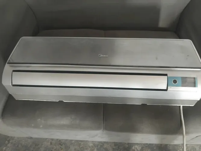 Vendo ar condicionado bom estado de conservação funcionando perfeitamente 