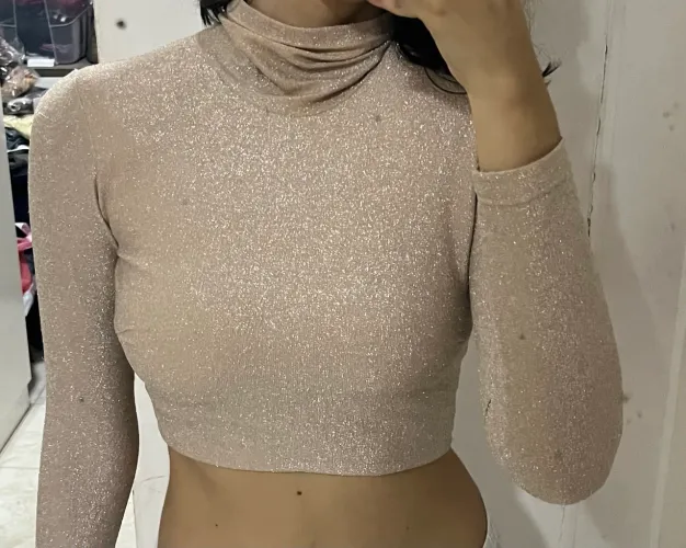 Cropped Manga Longa Com Brilho Gola Alta