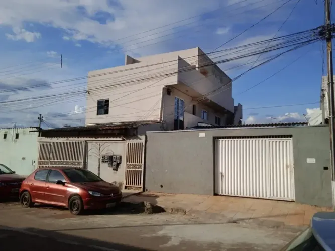 VENDE-SE UM SOBRADO NA QNR 05 CEILÂNDIA NORTE!