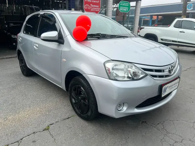 Toyota Etios XS 1.5 Flex 16V 5P Mec. 2015