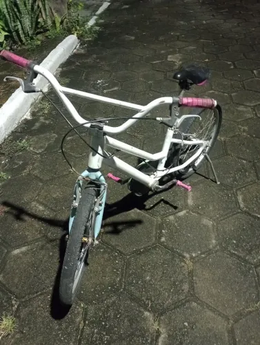 Bicicleta menina