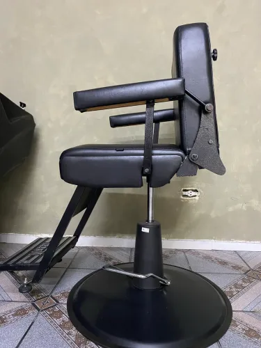 Cadeira barbearia c/ Defeito