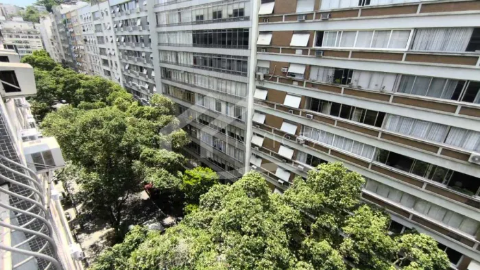 Excelente Quartos quartos com vaga na Escritura no posto 6 de Copacabana