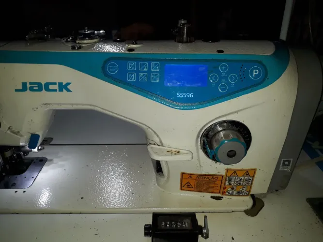 Máquina refiladeira, reta eletrônica ( Jack 5559G )