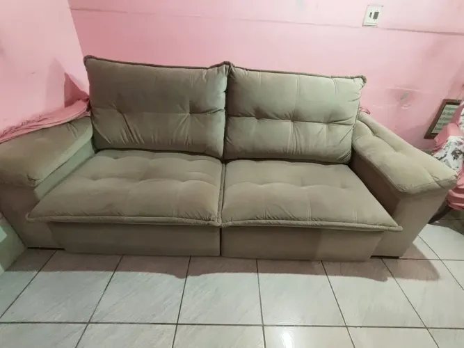 Sofá retrátil e inclinável _ (MEDIDA APROX. 2,60 comp X 1,25 largura)