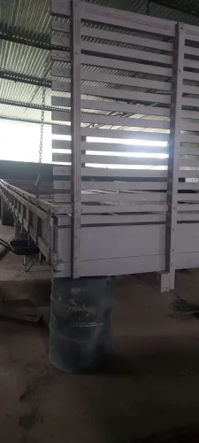 Fábrica de Carroceria - Vende Carroceria Reformada 9,10 x 2,55m (Cortamos sob Medida)