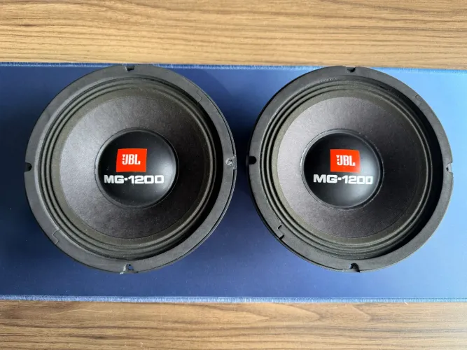 JBL 8MG1200 - Par de Médio-Graves 8? | R$ 450,00