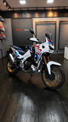 CRF1100L ÁFRICA TWIN ADV SPORTS 26/26 0KM! COM JAQUETA DE BRINDE!