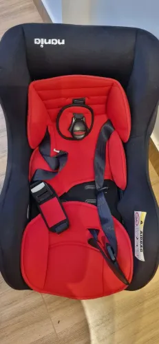 Cadeira poltrona infantil para carro.