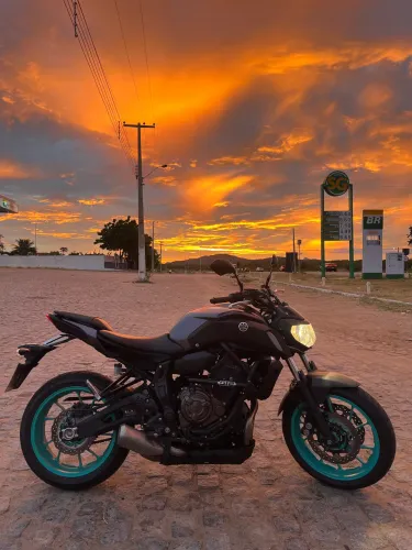 YAMAHA MT 07 2025 5MIL KM ESTADO DE ZERO