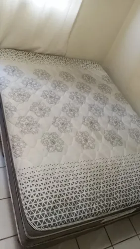 Cama King Size Casal Semi Nova/ Absolutamente Conservada