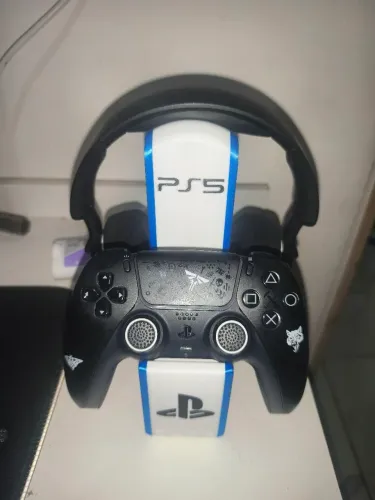 Suporte de Mesa Duplo para Controle PS5 (DualSense) + Headset / Fone de Ouvido