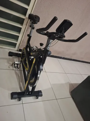 Vendo bicicleta ergométrica 13kg dr inércia