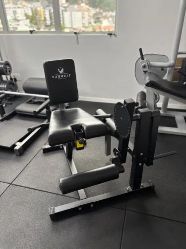 CADEIRA FLEXORA E EXTENSORA