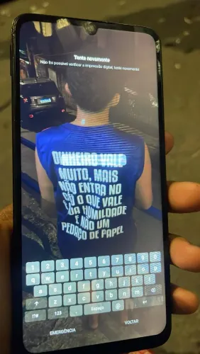 Vendo redimi 13c só tem um arranhado na tela mais não enterfere em nada