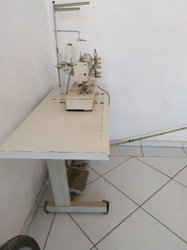 Maquina de costura galoneira