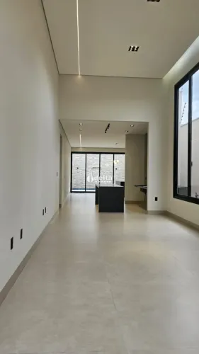 Casa residencial com 3 quartos disponível para venda no bairro Grand Ville em Uberlândia-M