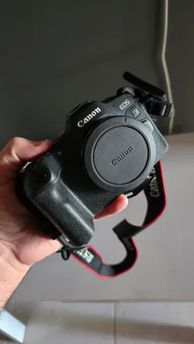 Canon R8(SOMENTE O CORPO)
