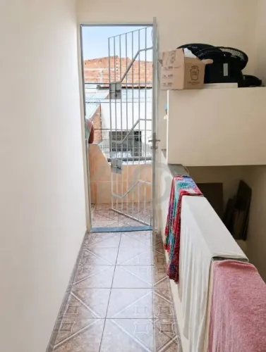Casa com 3 Quartos e Dois Pavimentos Para Venda no Siqueira Campos