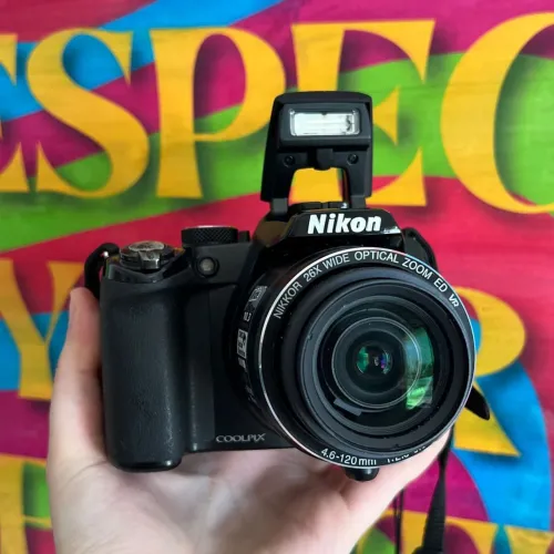 Vendo camera Nikon Coolpix p100