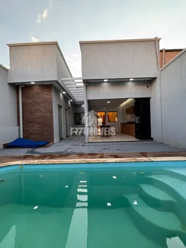 CASA 3 QUARTOS/3 SUITES NO SETOR CAPUAVA - GOIÂNIA GO