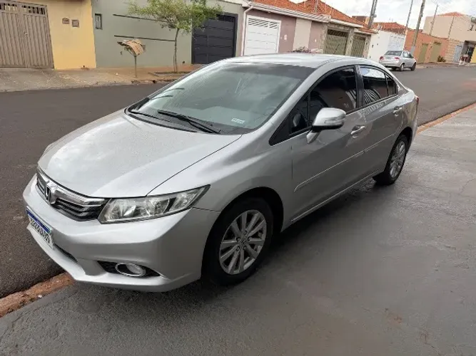 Honda Civic Sedan LXR 2.0 Flexone 16V Aut. 4P 2014