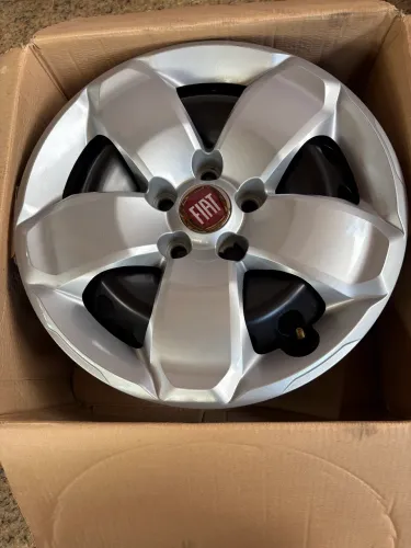 RODAS ARO 15? FIAT TORO