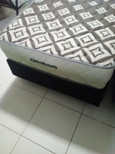 Vendo cama e colchão solteiro Ortobom