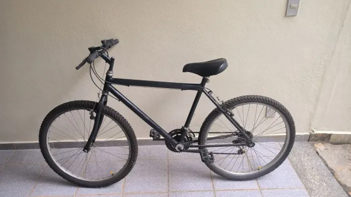 Bicicleta Caloi Aluminium Aro 26 - Quadro em Alumínio (Preta)