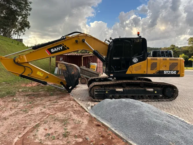 Escavadeira Sany 215c 20 toneladas 