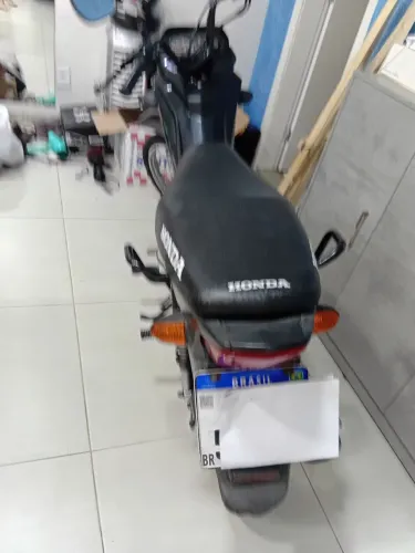 Vende se uma pop 110 bem conservada