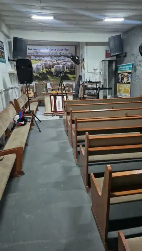 Bancos e cadeiras e Som para igreja