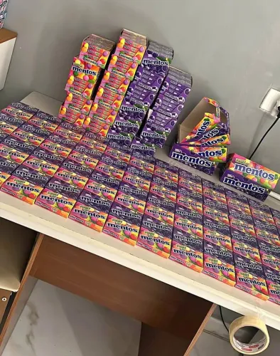 A BALA MAIS VENDIDA MENTOS CAIXA COM 12 UNIDADES 19,99