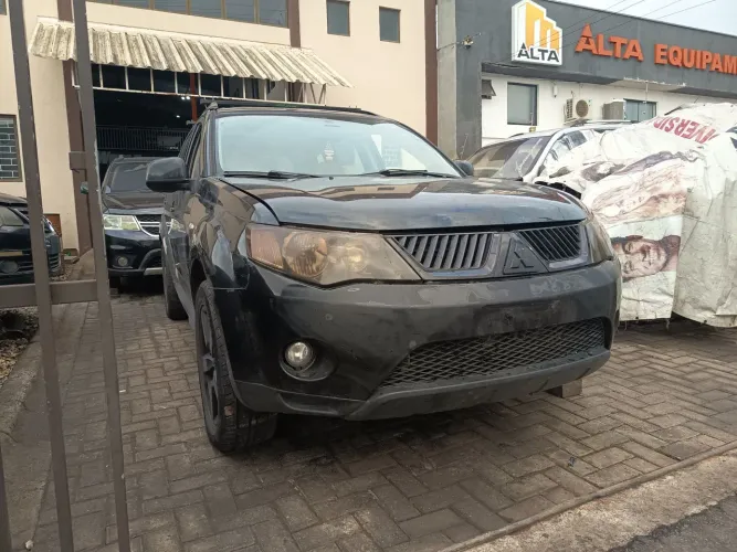 Mitsubishi Outlander 2009 sucata vendida em peças 