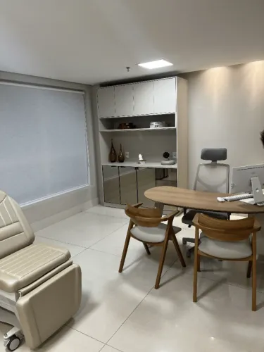 Sala profissional para locação em clínica no Jardim Goiás, Goiânia